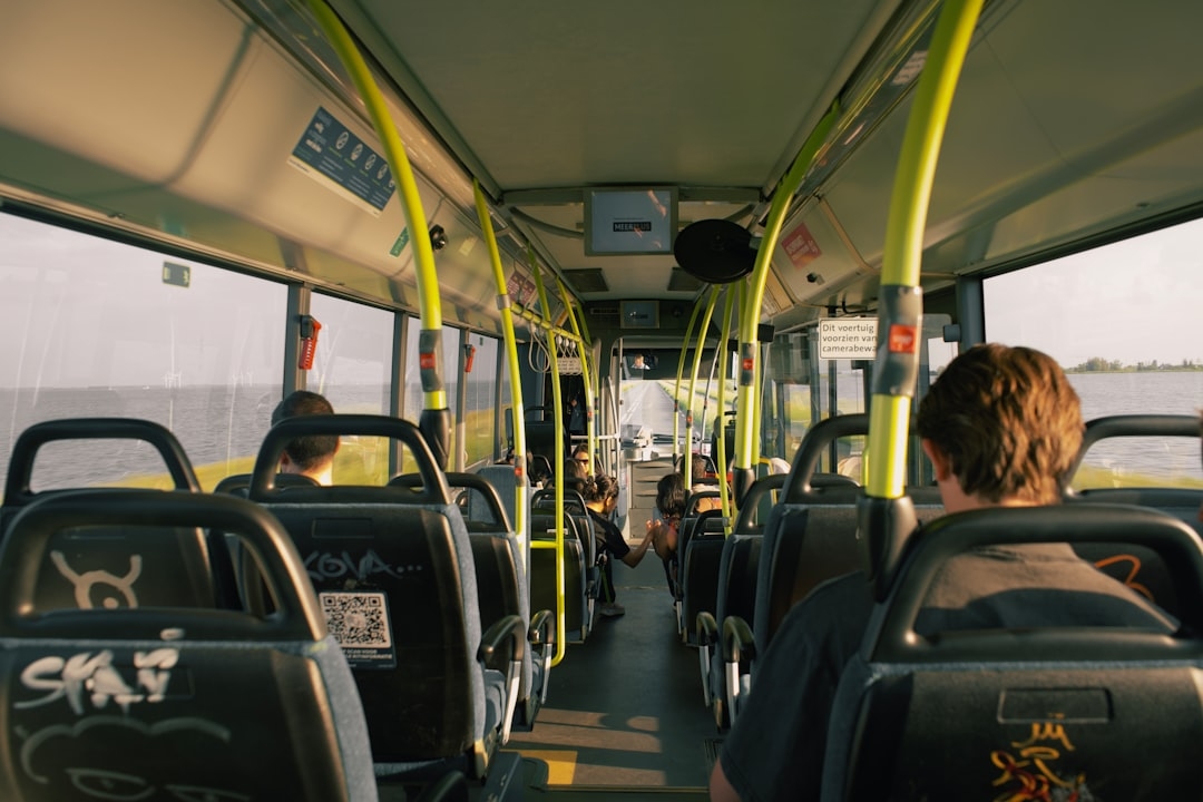 ТОП-10 лайфхаков для комфортных поездок на автобусе на дальние расстояния